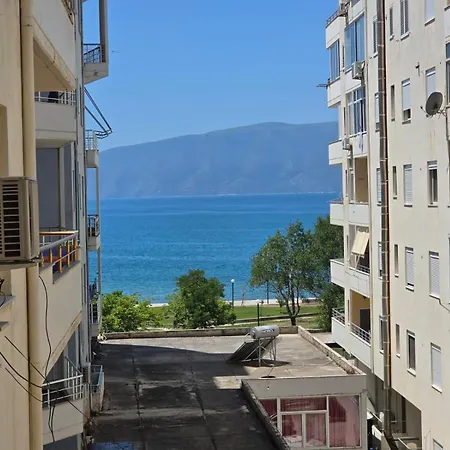 Arta Lungomare * فلورا